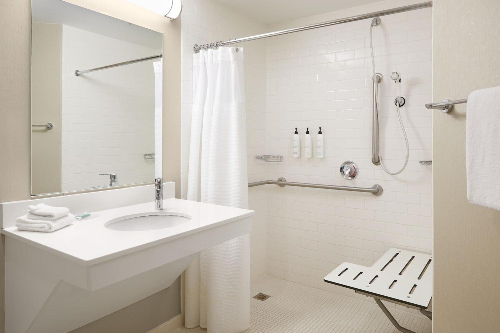 Springhill Suites St. Louis Airport/Earth City Бріджтон Екстер'єр фото
